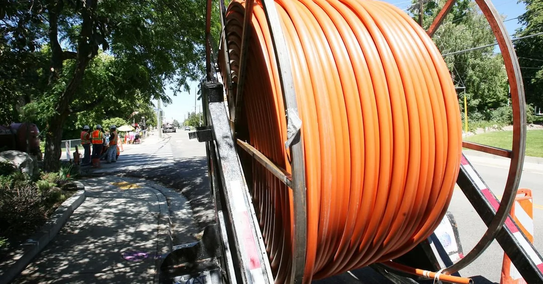 Global Fiber Broadband Adoption Climbs, China to Have 523 Million Subscribers by 2030(2) L'adoption mondiale du haut débit par fibre augmente, la Chine comptera 523 millions d'abonnés d'ici 2030(2)