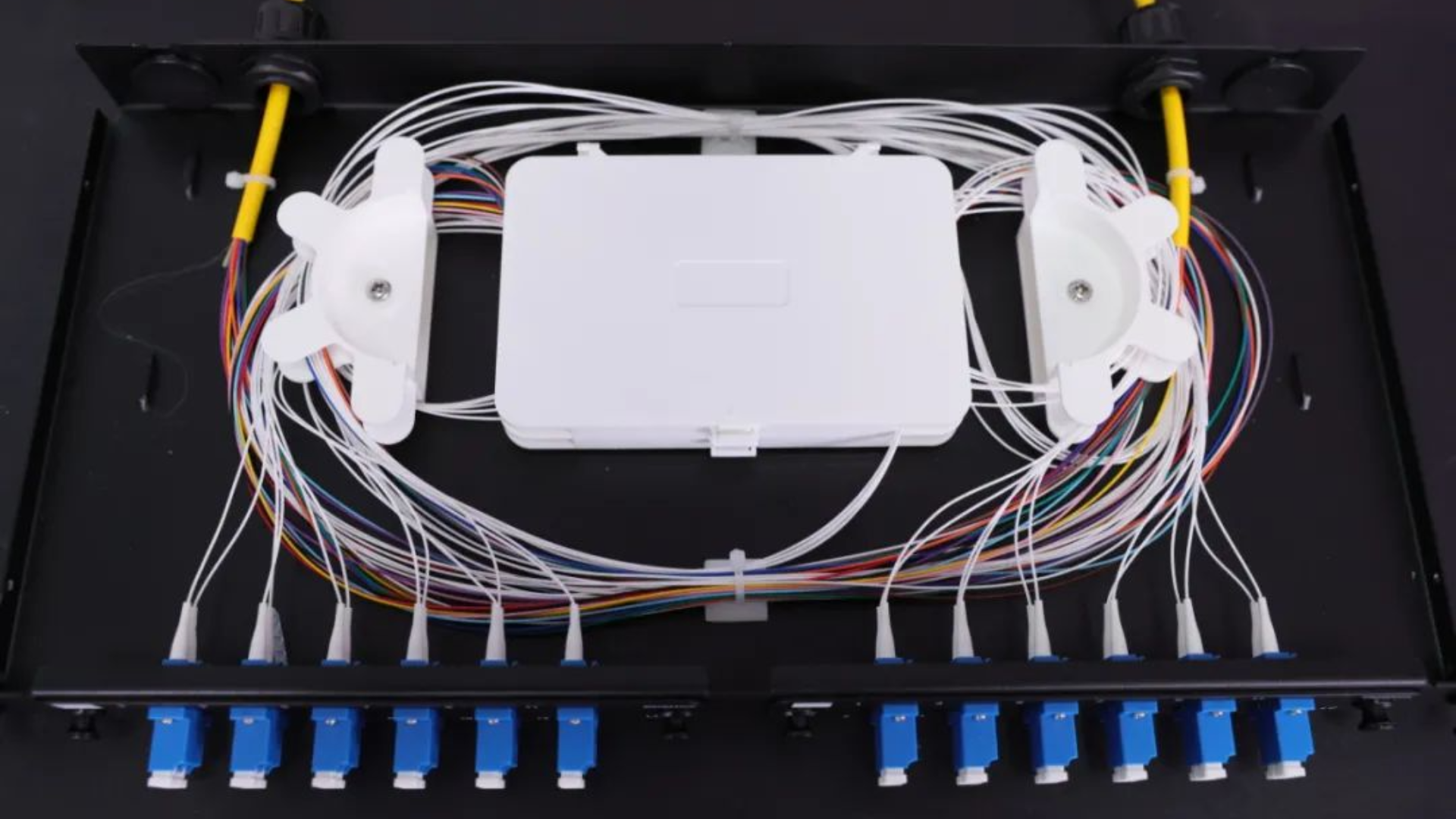 alt Standard optical fiber coiling alt Enroulement de fibre optique standard