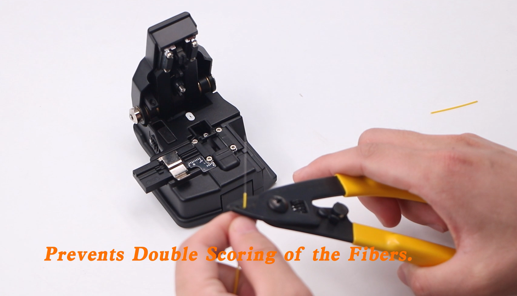 The use points and common fault solutions of Fiber Optic Cleaver (5) Les points d'utilisation et les solutions de défauts courantes du couperet à fibre optique (5)